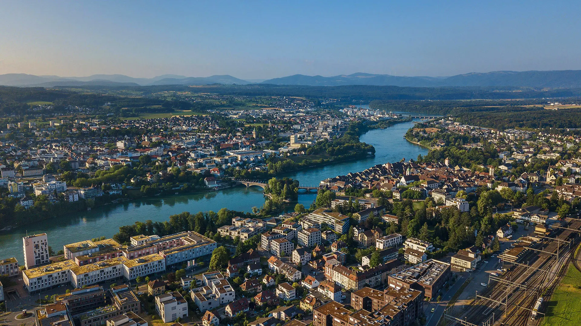 Der Rhein trennt Reinfelden mit der angrenzenden Schweiz