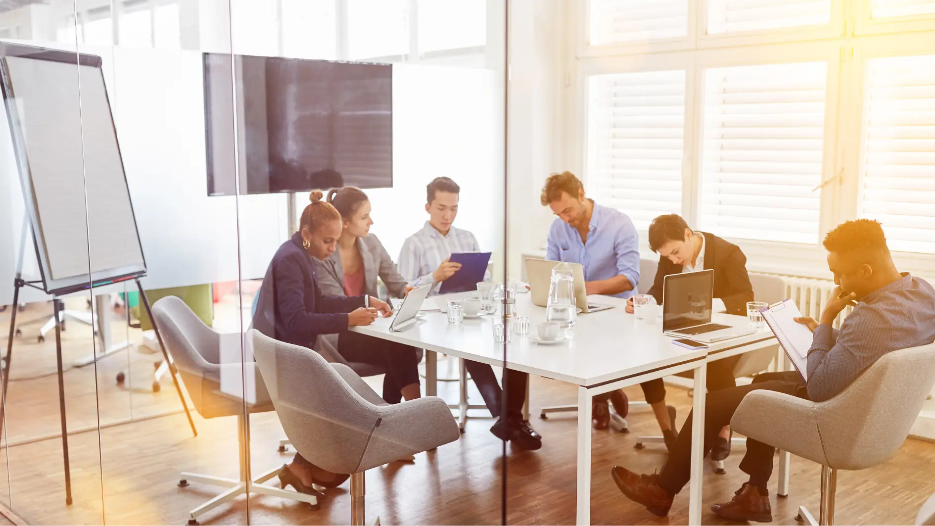 Teambesprechung beim Geschäftstreffen im Büro